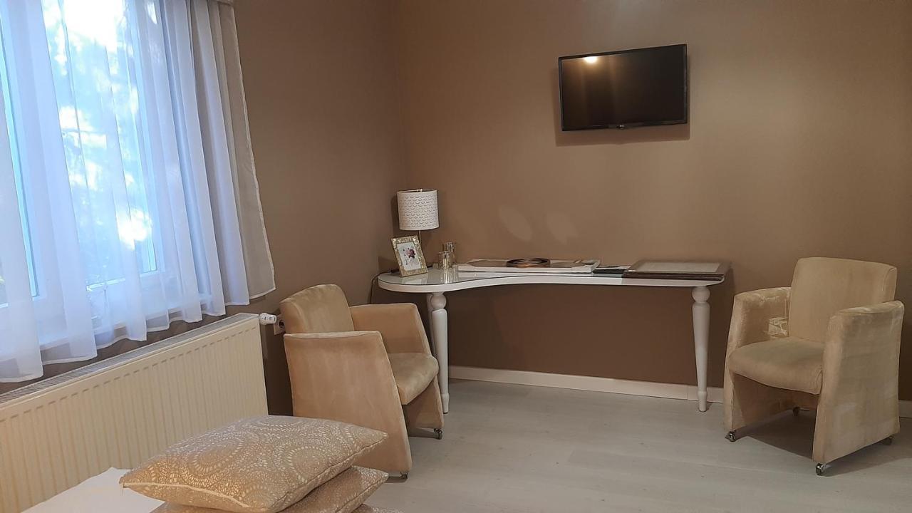 Glamour Apartman ギュラ エクステリア 写真