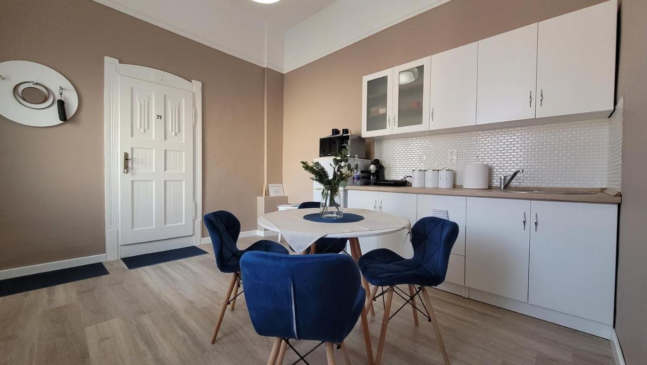 Glamour Apartman ギュラ エクステリア 写真