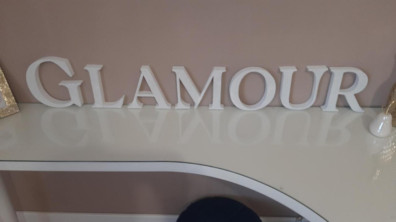 Glamour Apartman ギュラ エクステリア 写真