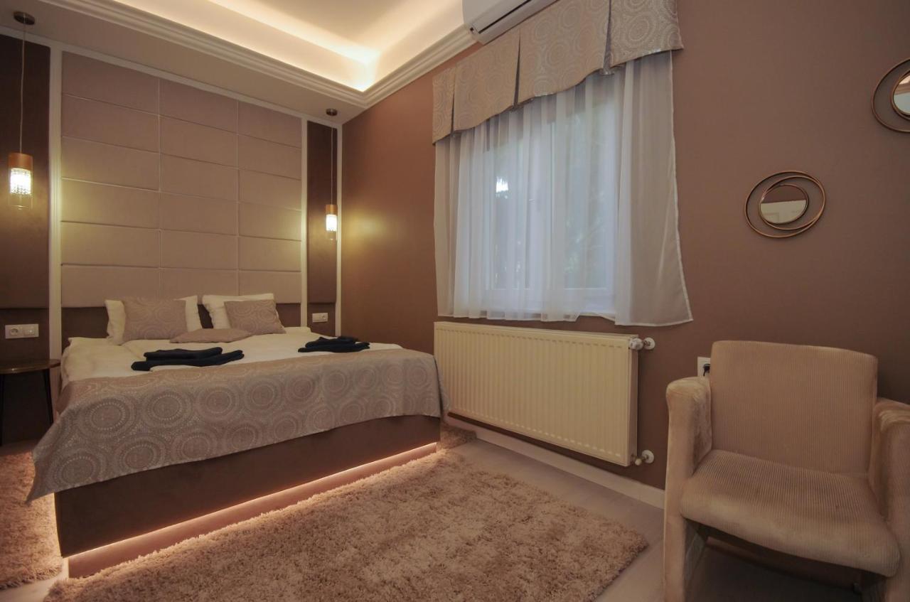 Glamour Apartman ギュラ エクステリア 写真